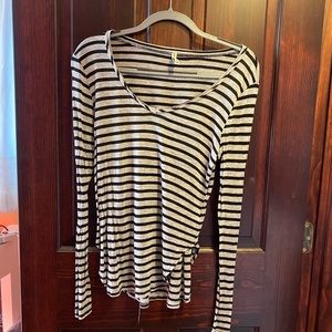 3/$30 sale! LF striped long sleeve v neck